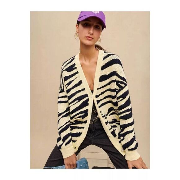 Maje Women’s Pale Yellow Zebra Printed Oversized Slouchy Glitzy Button Cardigan - Picture 16 of 16